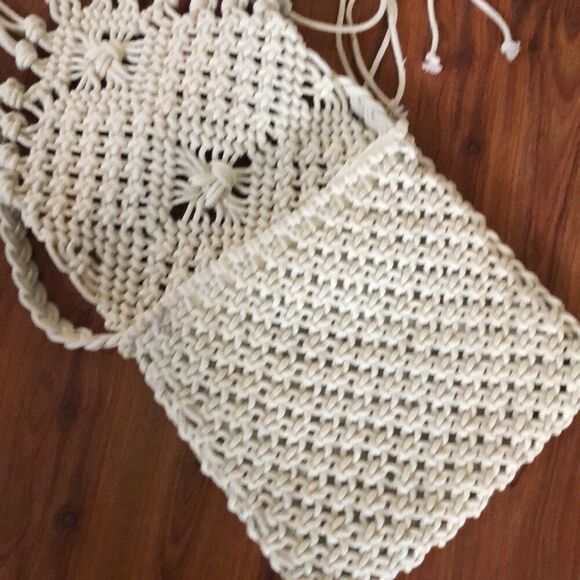 Street Level Macramé, crochet fringe Crossbody bag - Picture 4 of 7